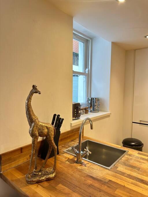 Apartamento Opulent Oasis In Londres Exterior foto